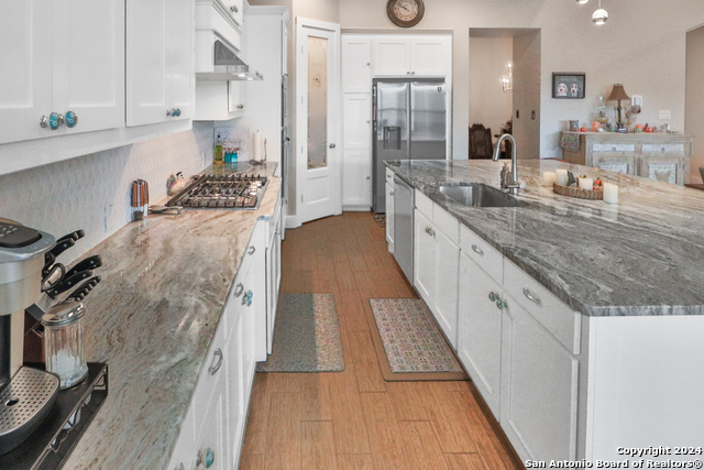 Listing photo id 8 for 24929 Resort Parkway