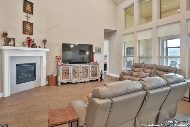 Listing photo id 12 for 24929 Resort Parkway