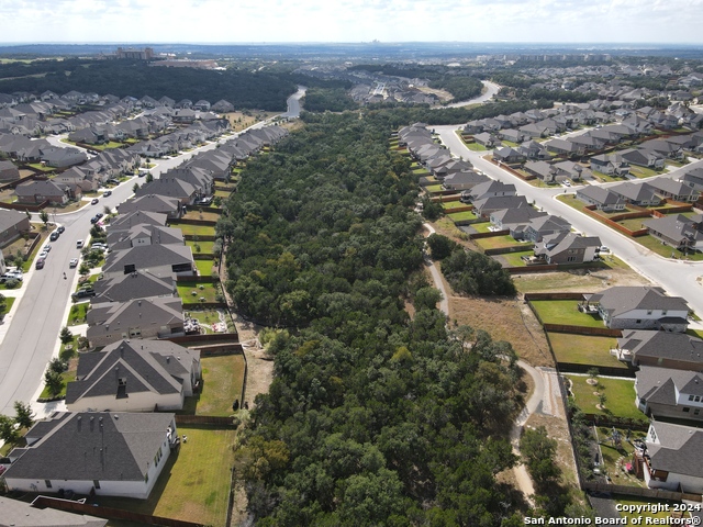 Listing photo id 49 for 24929 Resort Parkway