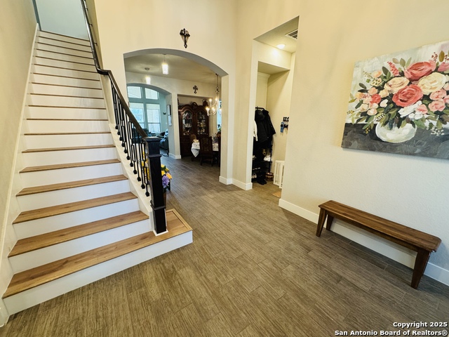 Listing photo id 5 for 24929 Resort Parkway
