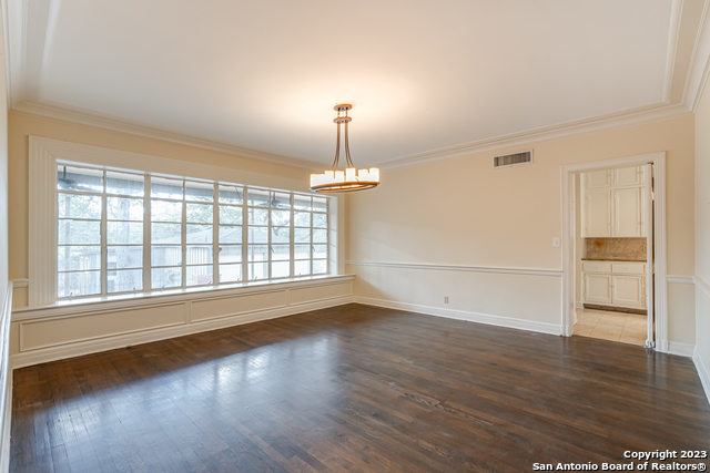 Image 16 of 36 For 248 Summit Ave E