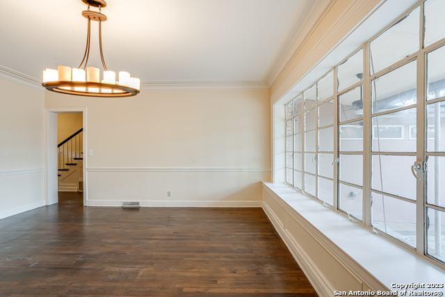 Image 17 of 36 For 248 Summit Ave E