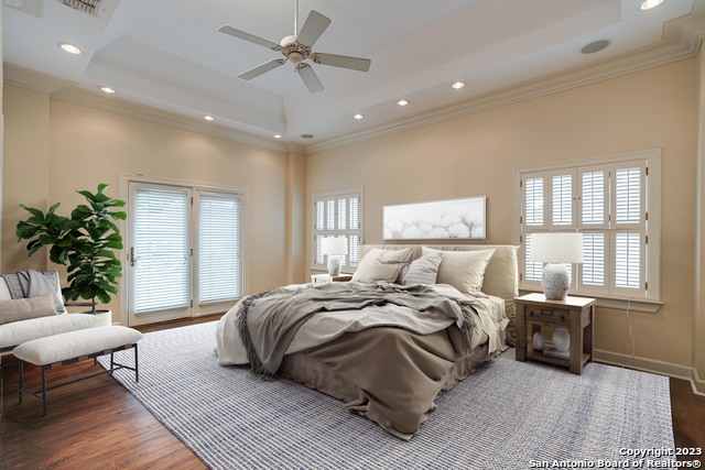 Image 26 of 36 For 248 Summit Ave E