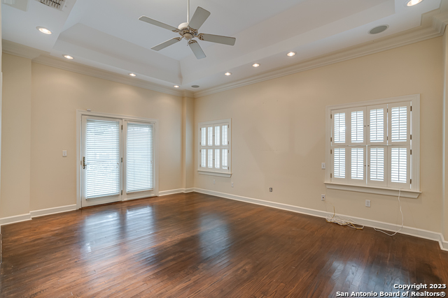 Image 27 of 36 For 248 Summit Ave E