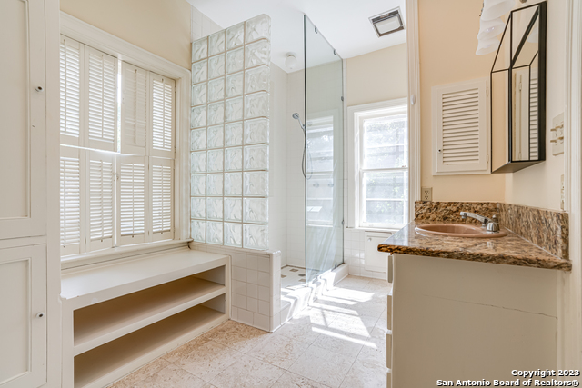 Image 35 of 36 For 248 Summit Ave E