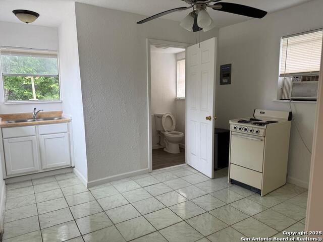 Image 14 of 19 For 1334 W Lullwood Ave  A