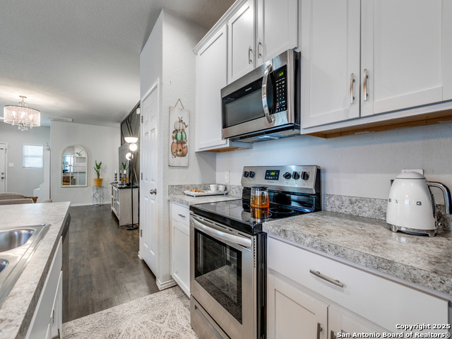 Image 13 of 23 For 607 Pleasanton Spring