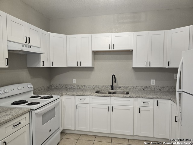 Image 2 of 9 For 907 Sw 37th St  B