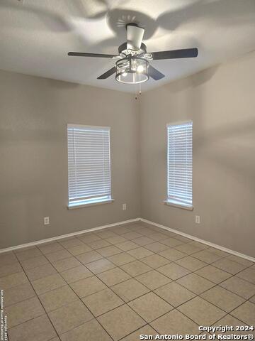 Image 3 of 9 For 907 Sw 37th St  B