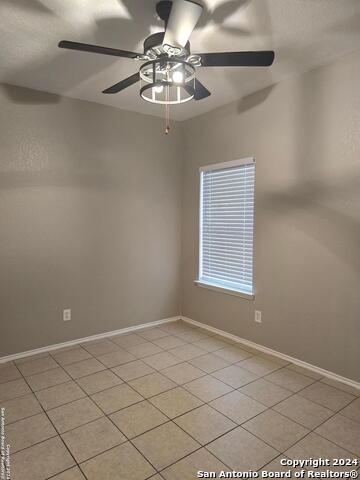 Image 7 of 9 For 907 Sw 37th St  B