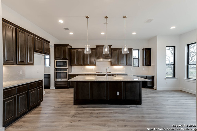 Listing photo id 10 for 5231 Everly Terrace
