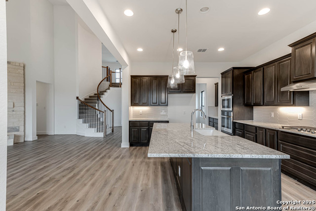Listing photo id 12 for 5231 Everly Terrace