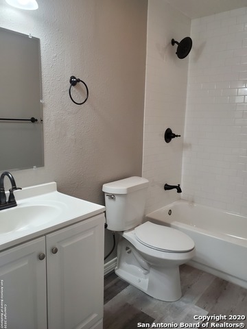 Image 3 of 4 For 1024 Woodlawn W 7