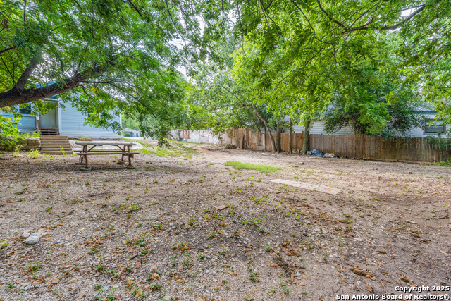 Image 23 of 25 For 712 Austin S
