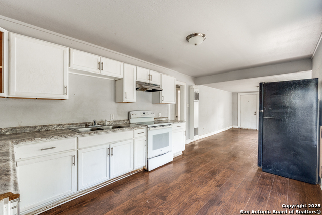 Image 8 of 25 For 712 Austin S