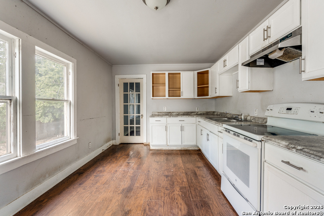 Image 9 of 25 For 712 Austin S