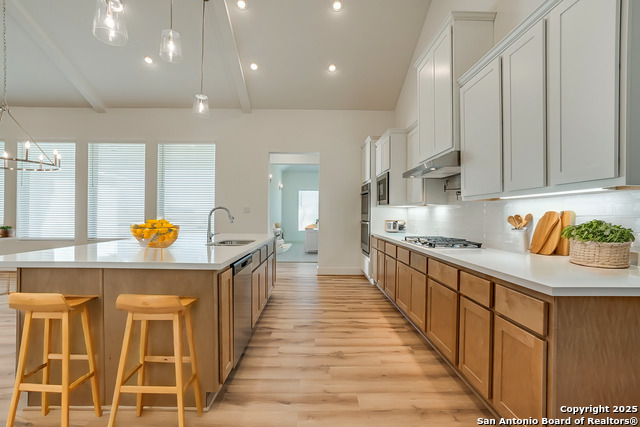 Listing photo id 15 for 5240 Estates Oak Way