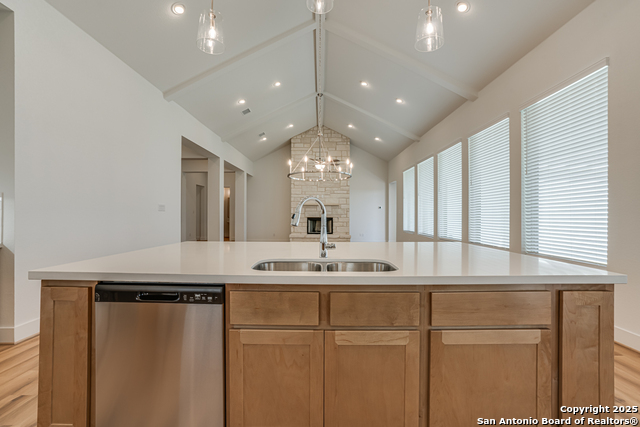 Listing photo id 18 for 5240 Estates Oak Way