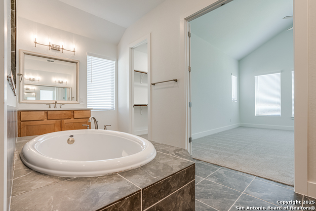 Listing photo id 30 for 5240 Estates Oak Way