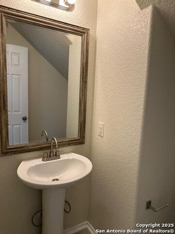 Listing photo id 11 for 25346 Colt