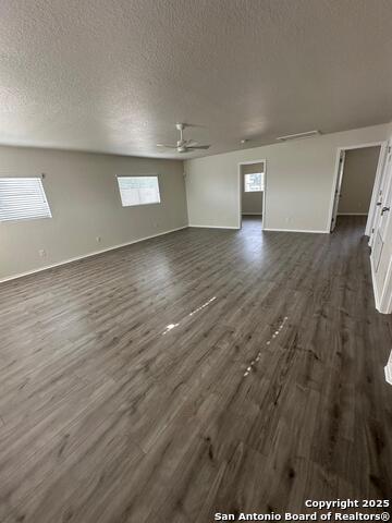Listing photo id 22 for 25346 Colt