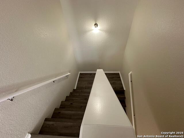 Listing photo id 23 for 25346 Colt