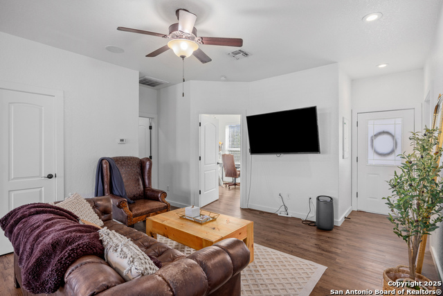 Listing photo id 8 for 129 Jasper N