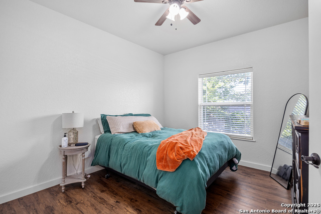 Listing photo id 16 for 129 Jasper N