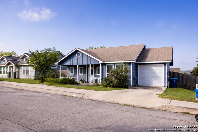 Listing photo id 0 for 129 Jasper N