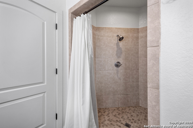 Listing photo id 18 for 129 Jasper N