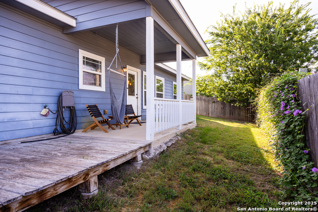 Listing photo id 20 for 129 Jasper N