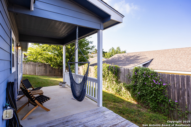 Listing photo id 21 for 129 Jasper N