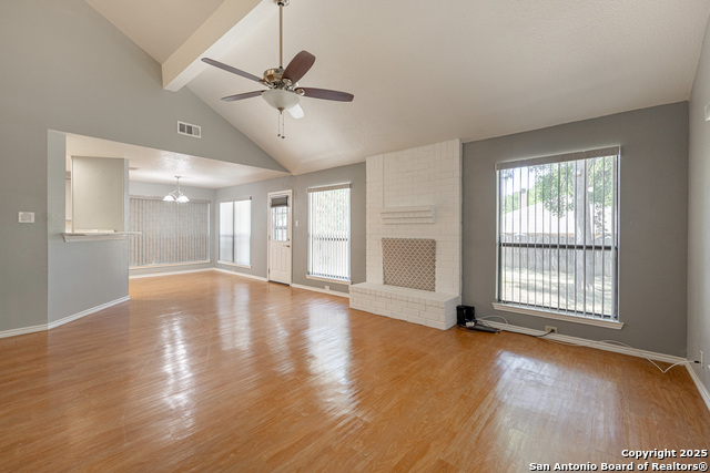 Listing photo id 10 for 2717 Poplar Grove