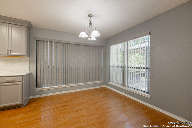 Listing photo id 12 for 2717 Poplar Grove
