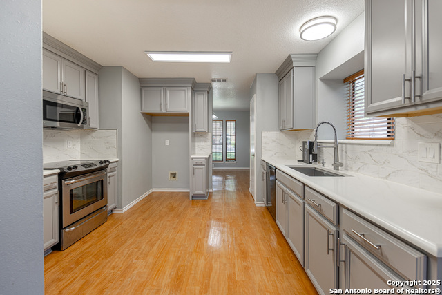 Listing photo id 13 for 2717 Poplar Grove