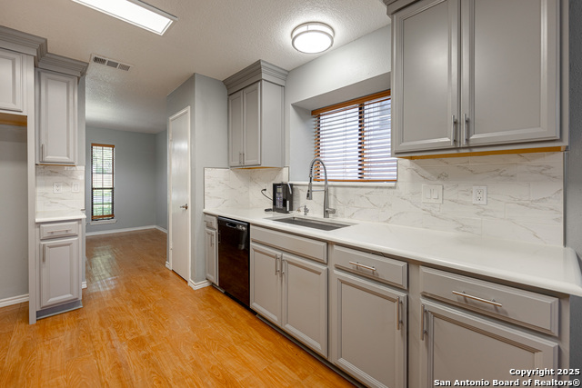 Listing photo id 14 for 2717 Poplar Grove