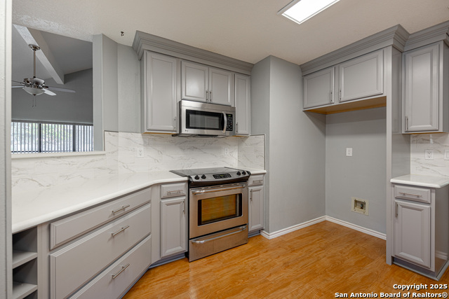 Listing photo id 16 for 2717 Poplar Grove
