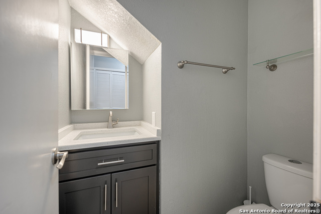 Listing photo id 19 for 2717 Poplar Grove