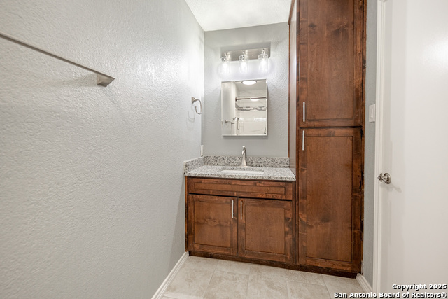 Listing photo id 29 for 2717 Poplar Grove