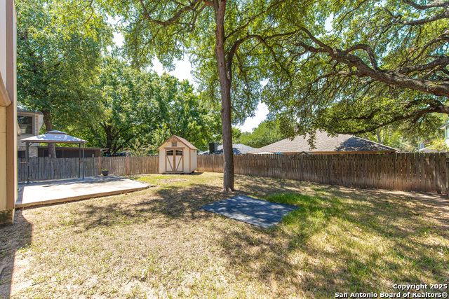 Listing photo id 40 for 2717 Poplar Grove