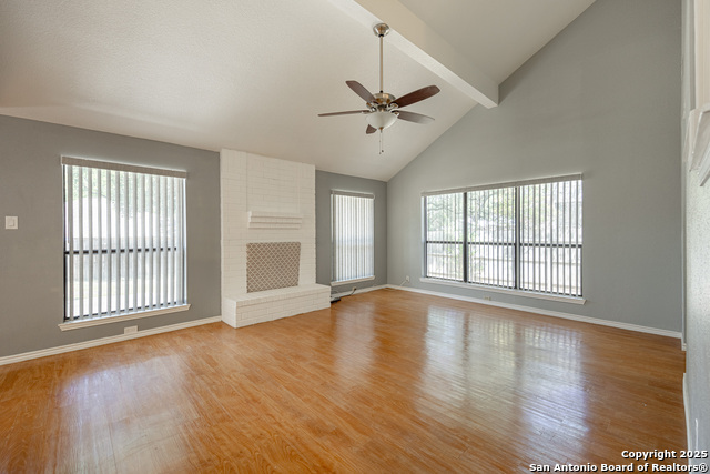Listing photo id 6 for 2717 Poplar Grove