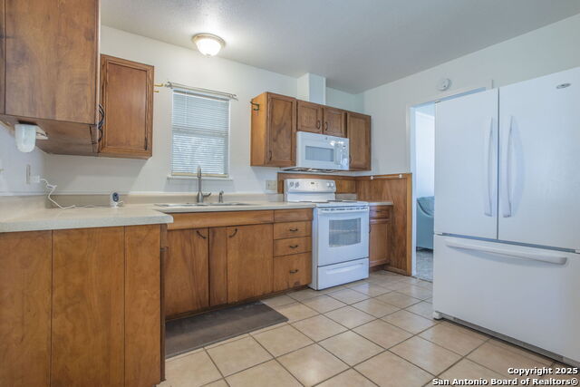 Image 4 of 16 For 830 Petaluma E