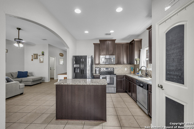 Image 10 of 26 For 327 Amaryllis