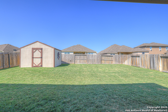 Image 23 of 26 For 327 Amaryllis