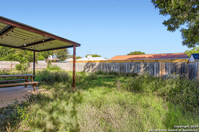 Listing photo id 23 for 9307 Valley Bend