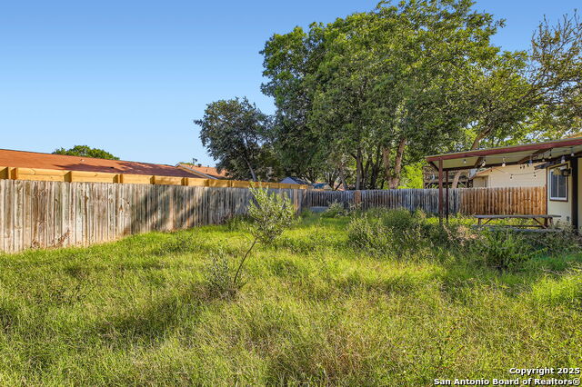 Listing photo id 26 for 9307 Valley Bend
