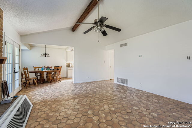 Listing photo id 5 for 9307 Valley Bend