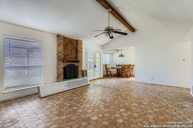 Listing photo id 6 for 9307 Valley Bend