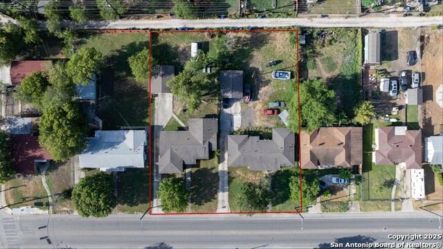 Image 11 of 12 For 2418 And 2424 W Woodlawn Ave