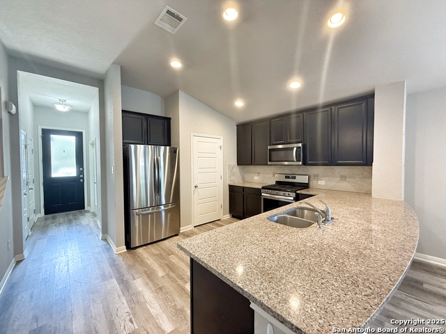 Image 10 of 33 For 8819 Straight Oaks